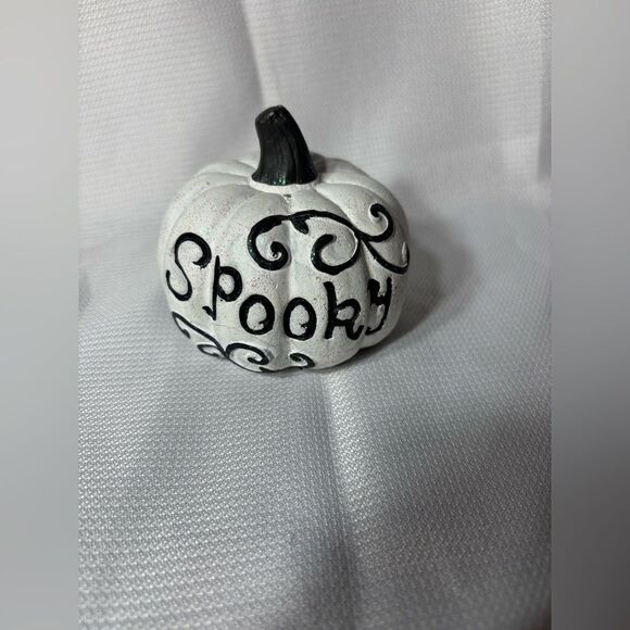Halloween Pumpkin Table Decor SPOOKY EPC - Picture 1 of 3